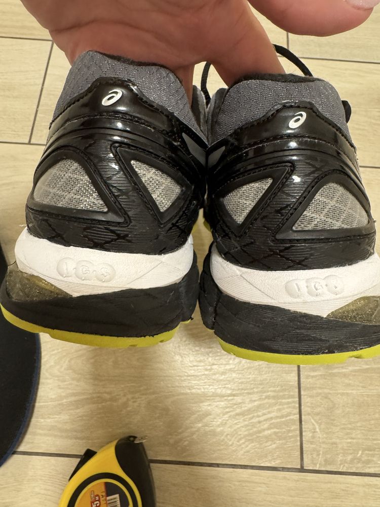 Кросівки asics 40р.Устілка 26см(бігові).Ориг.