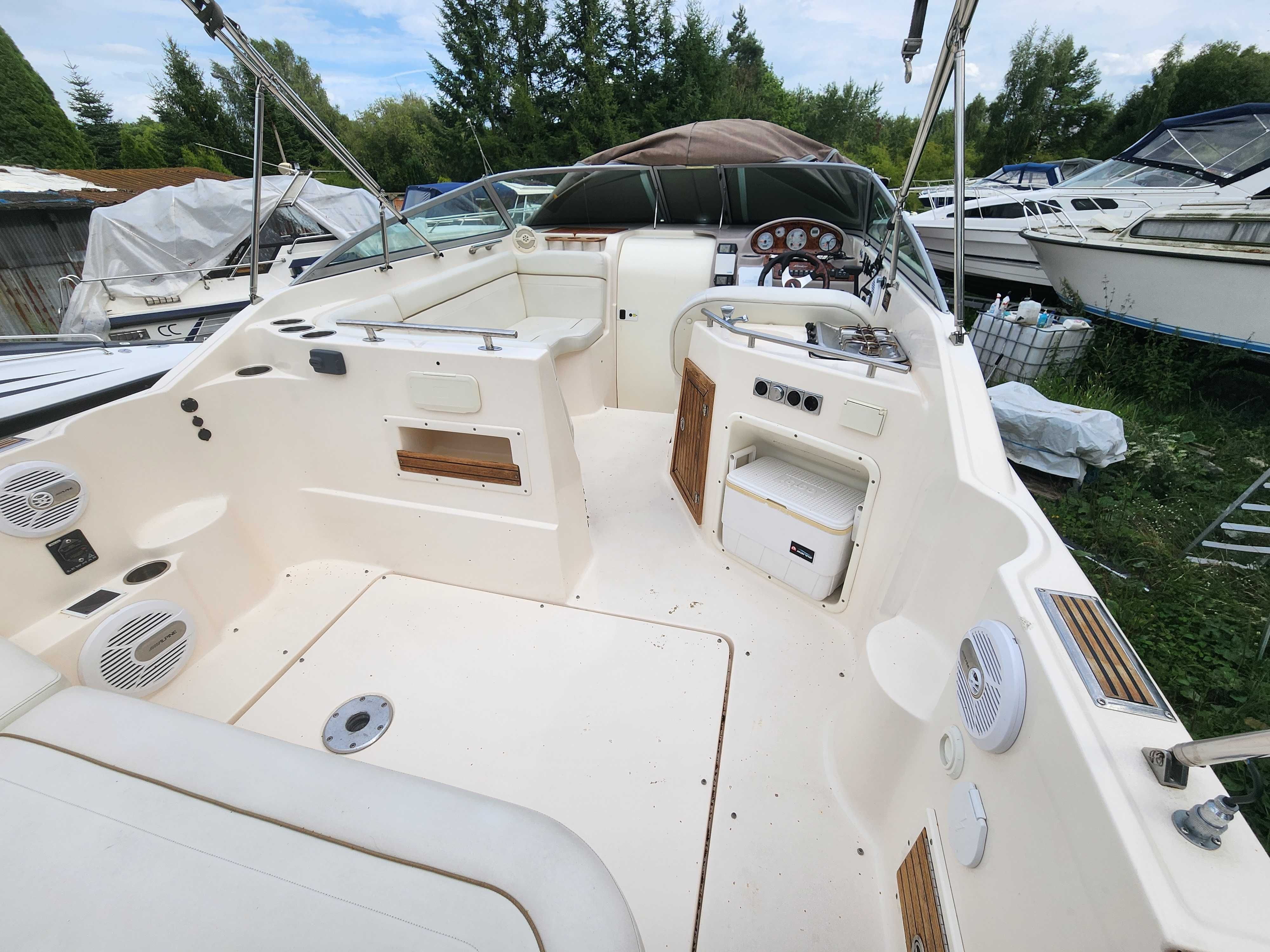 Rinker Fiesta Viee 270 Volvo Penta 5.7 320km