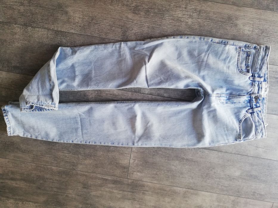 Jeansy Straight Stradivarius S