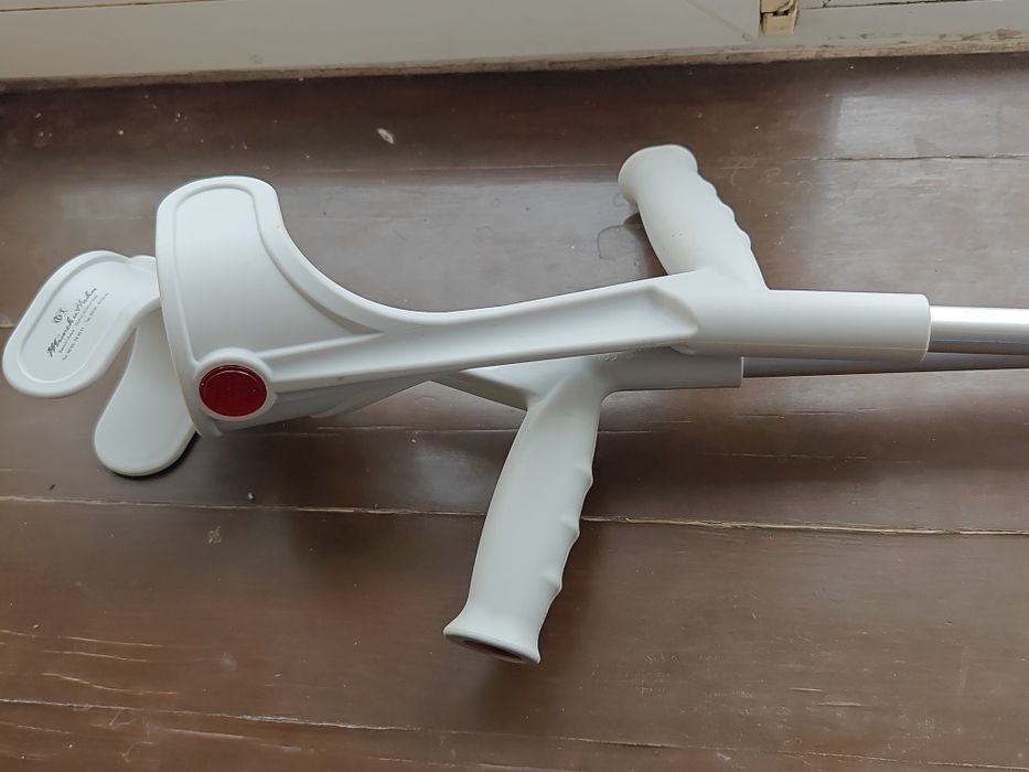 Костыль подлокотный.