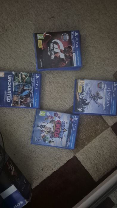 Продам PS4 Slim 1Tb