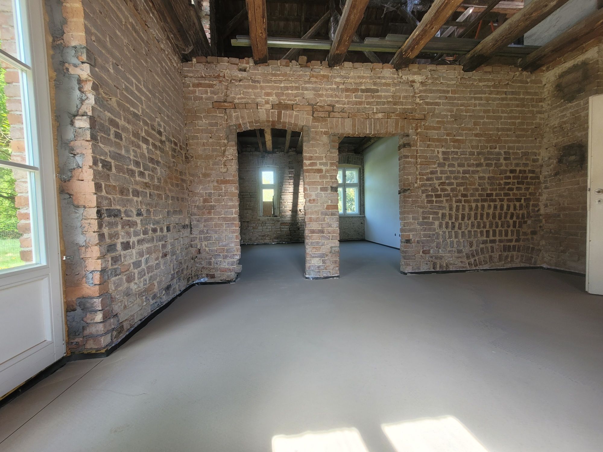 Schody betonowe , mikrocement , żywica , podłogi , ściany , łazienki