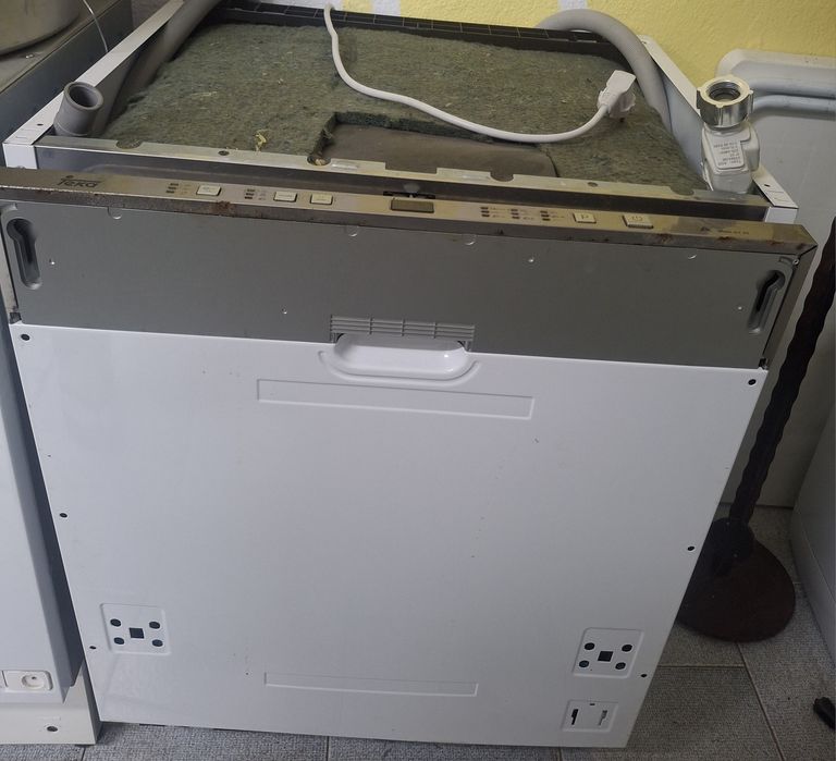 Máquinas de lavar roupa e loiça