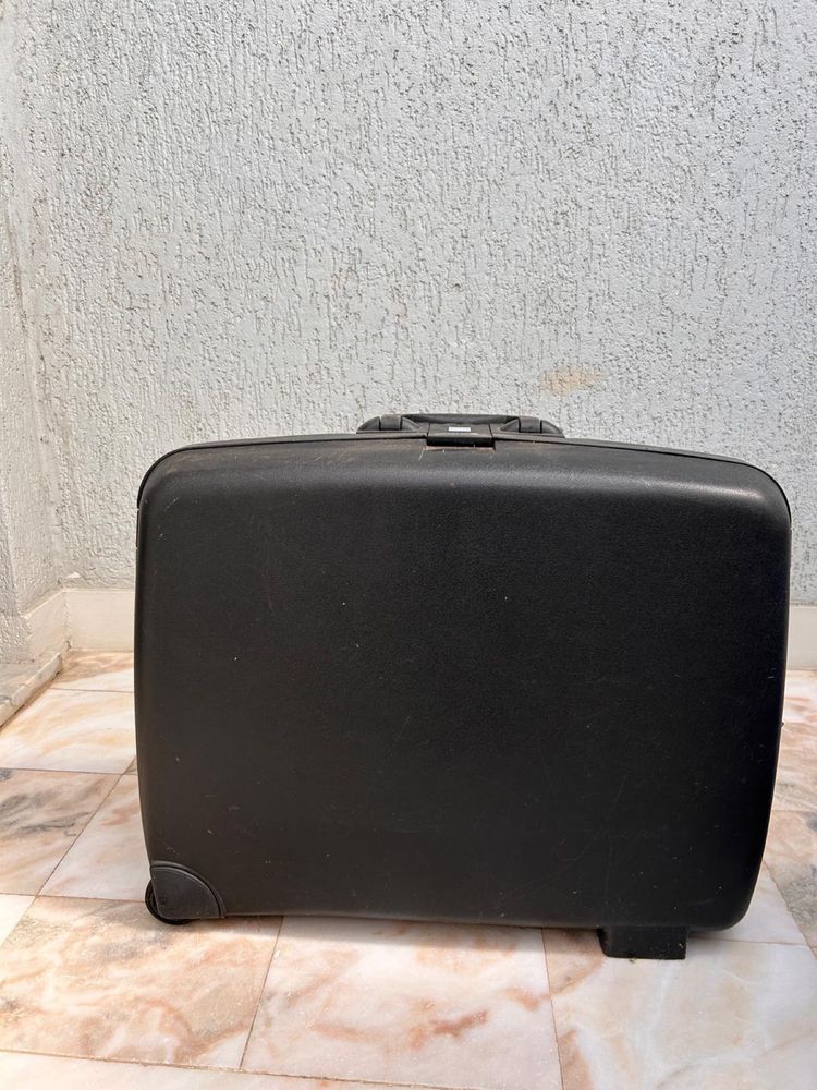 Delsey mala viagem preta