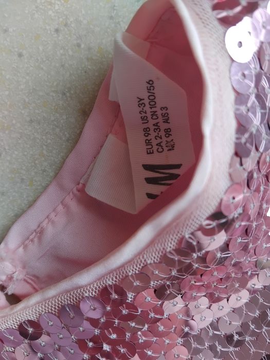 Плаття святкове в паєтках фірми H&M p.2-4 в ідеальному стані!