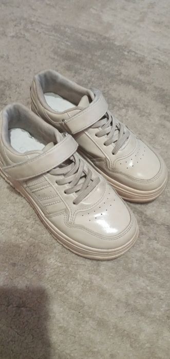 Продам кросівки 34 розмір