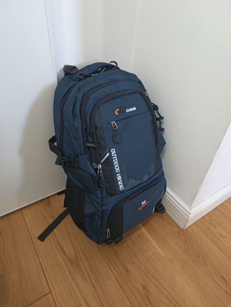 Plecak turystyczny, trekkingowy 70L, sportowy, w góry, mocny, pojemny