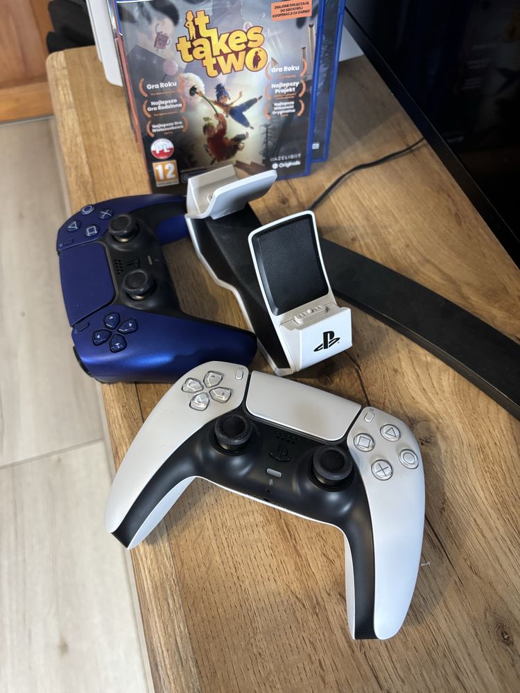 PS5 z napedem i grami