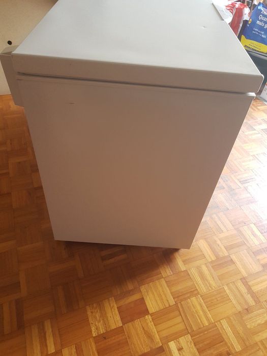 Arca Horizontal INDESIT OS 1A 300 H2 (Estático-118cm-311L-Branco]
