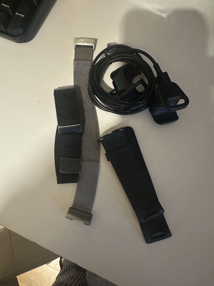 Smartwatch FITBIT 4 preto