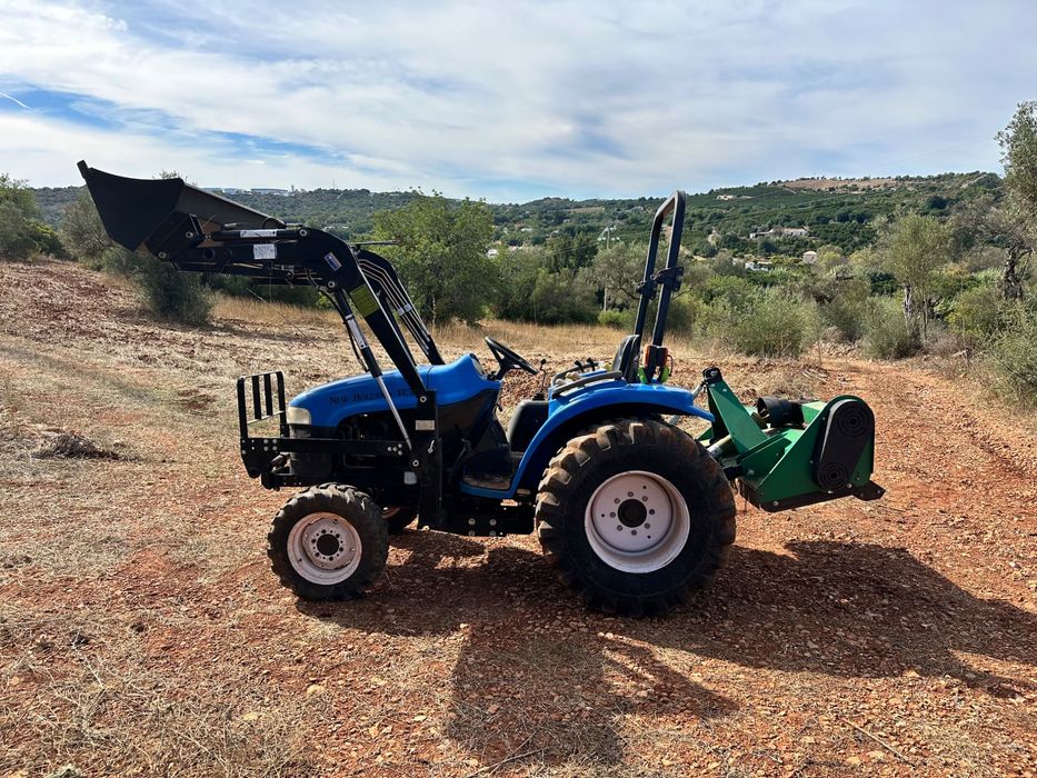 New Holland TC33 4x4 + Carregador Frontal + Alfaias