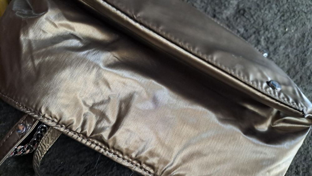 Złota torebka mała koktajlowa łańcuch Zara