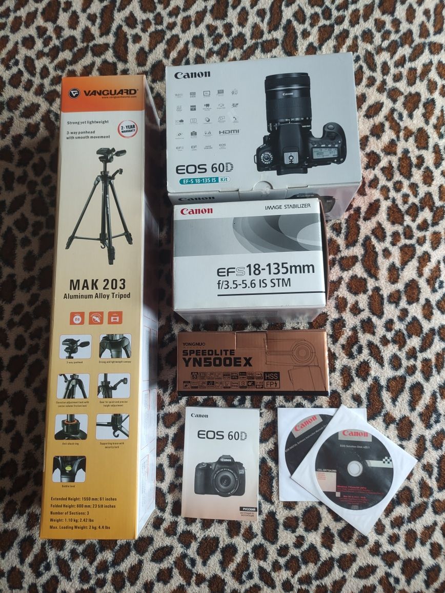 Фотоаппарат Canon 60D, объектив Canon18-135 STM, вспышкаYN500, тринога