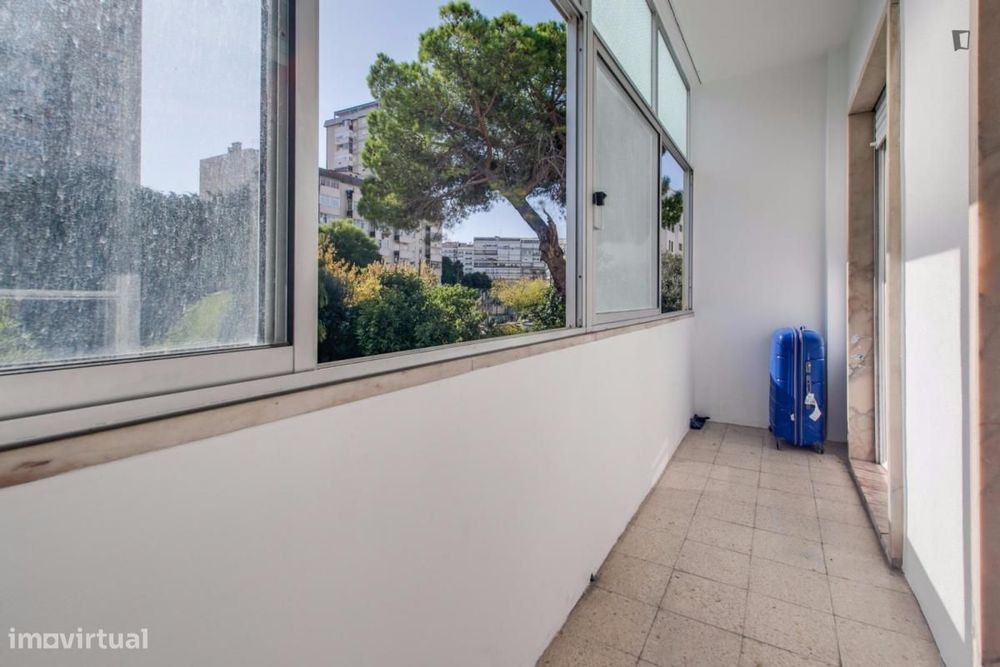 Quarto - localizado em Benfica Lisbon