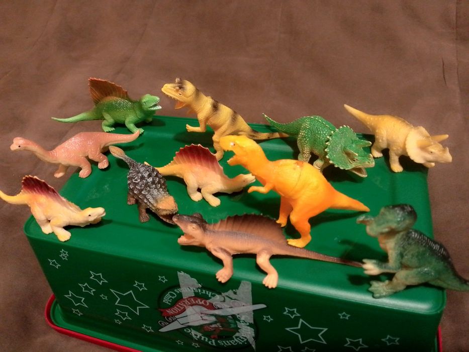 Продам фігури динозаврів. 11 штук. Нові