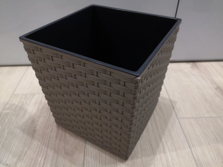 Donica, doniczka rattanowa 18 cm