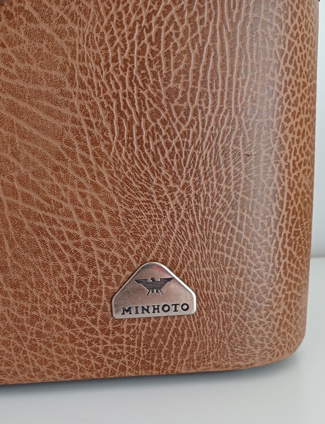 Mala em pele Minhoto
