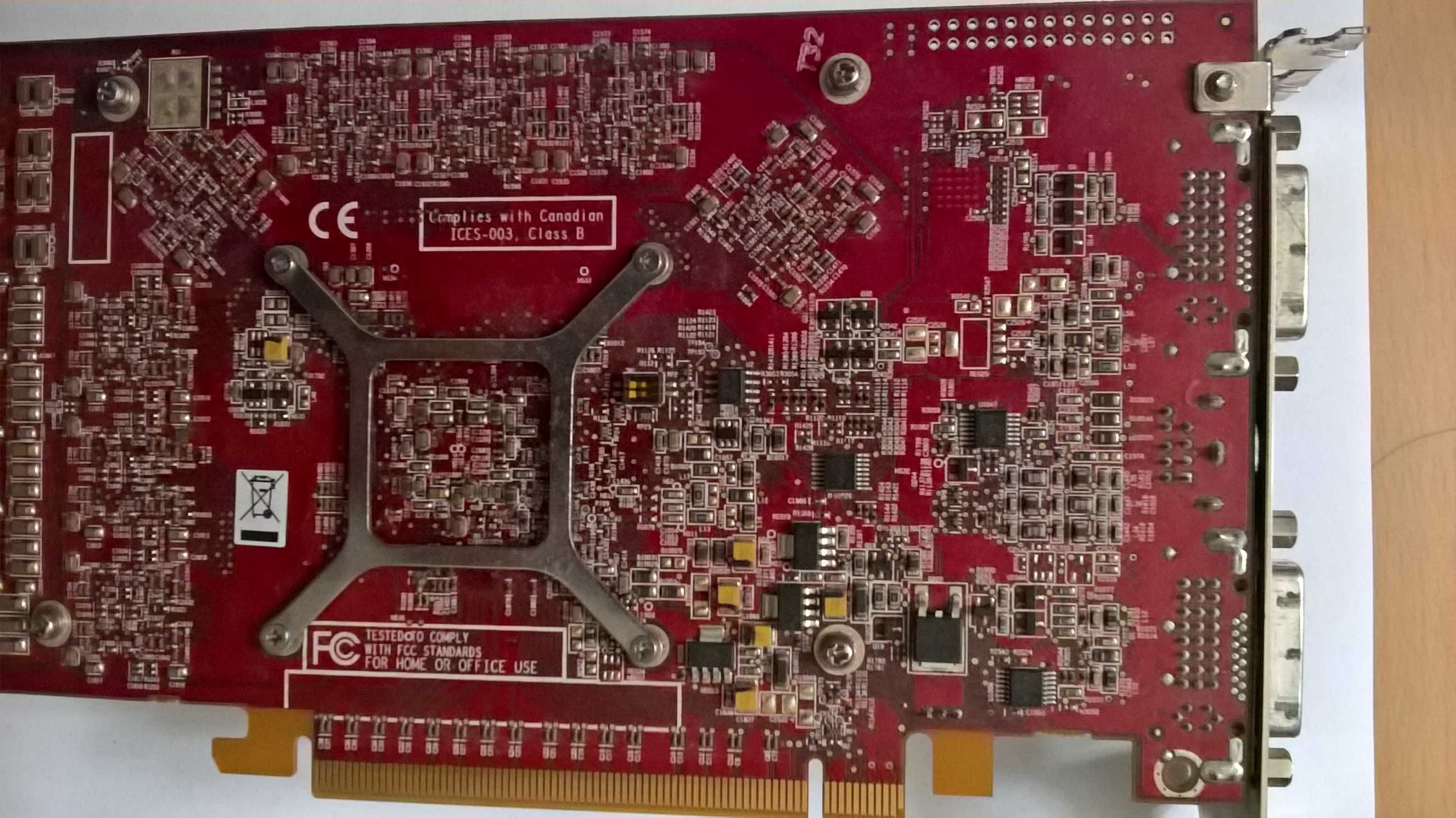 Asus ATI Radeon X1900XTX 512mb ddr3 PCI-E / hdtv / dvi