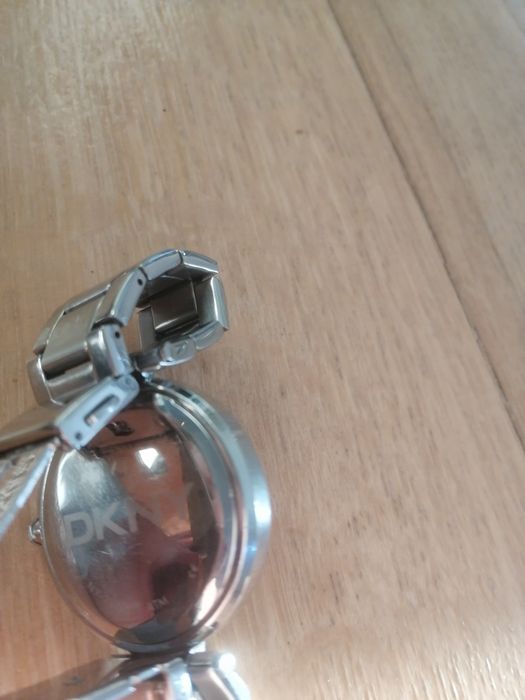 Relogio DKNY prateado original