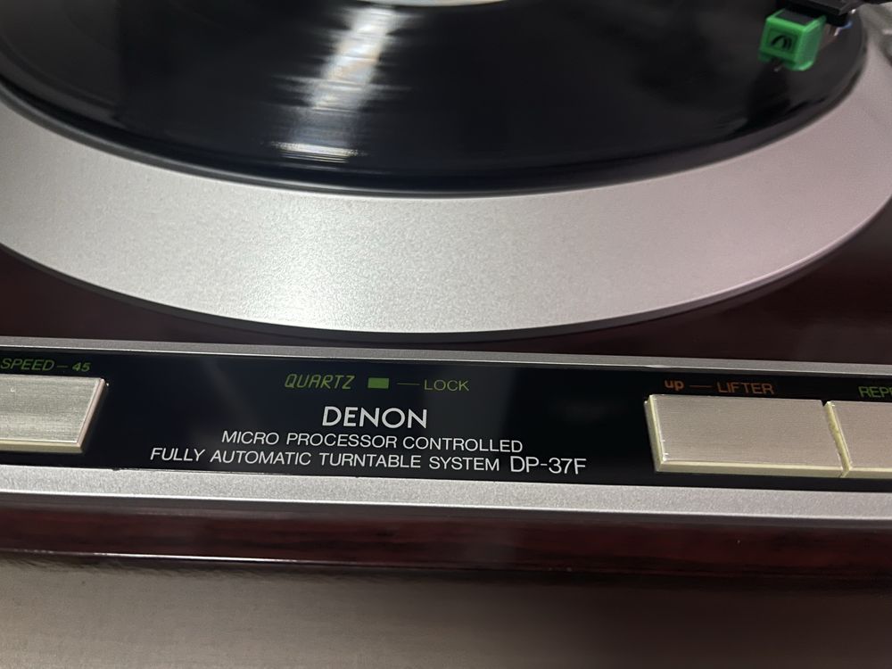 Вініловий програвач Denon DP-37 F один з кращих автоматик , Black Cat