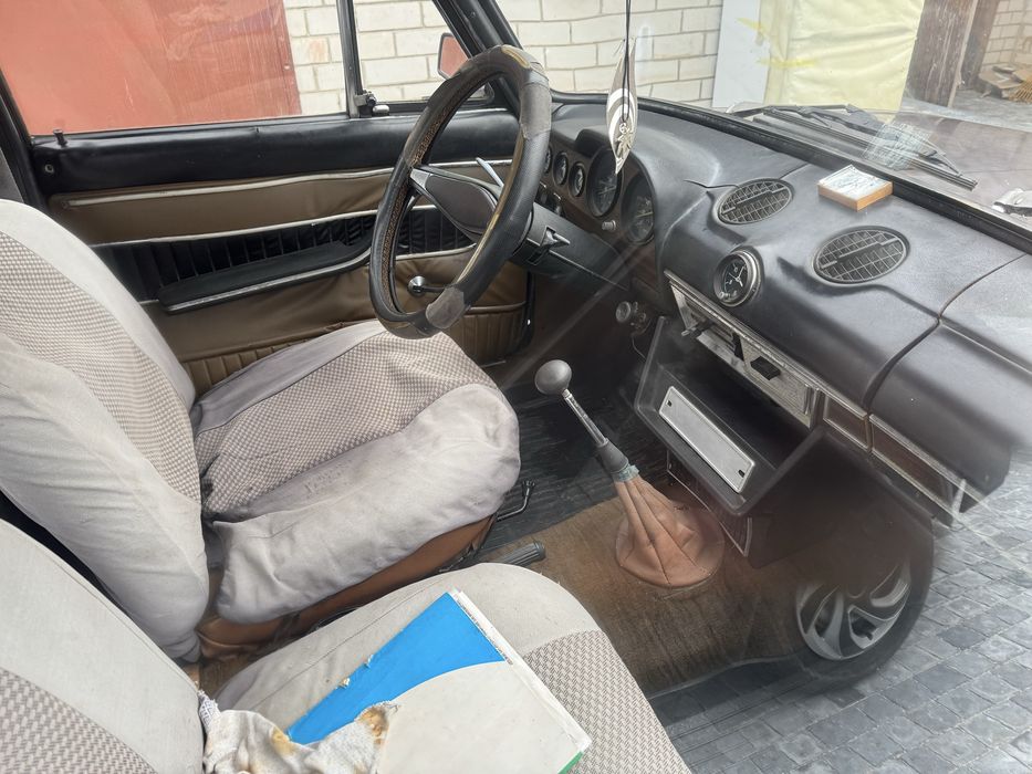 Продам ВАЗ-2103.