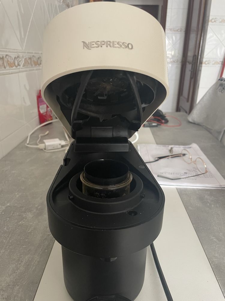 Maquina café NESPRESSO