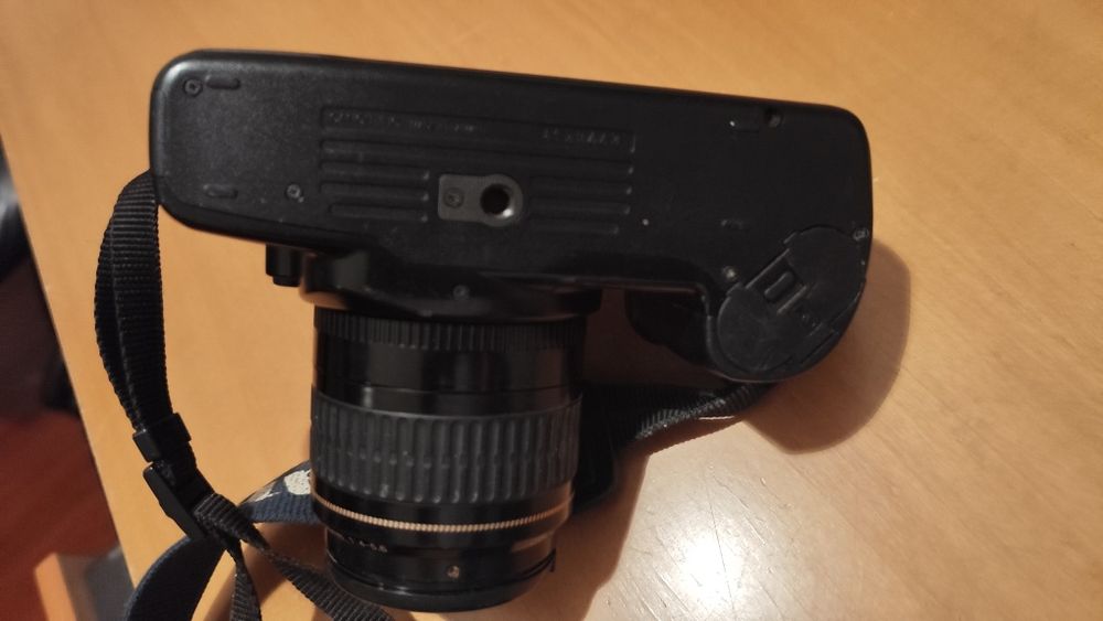 Máquina fotográfica Canon EOS 1000F N