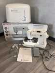 Швейна машинка SINGER Featherweight C240