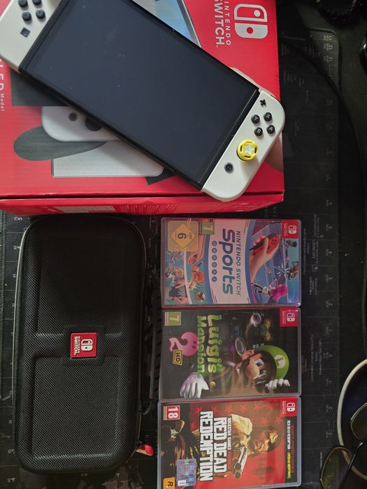 Nintendo Switch Oled  JAK NOWA + Gry + Etui