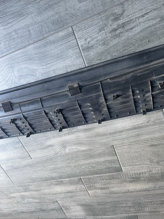 Накладка заднего бампера Toyota Land Cruiser 200. 52162-60040