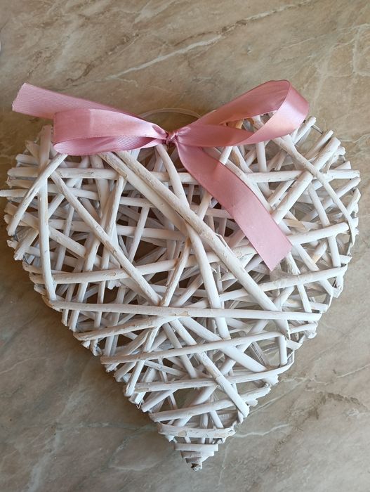 Serca białe plecione
