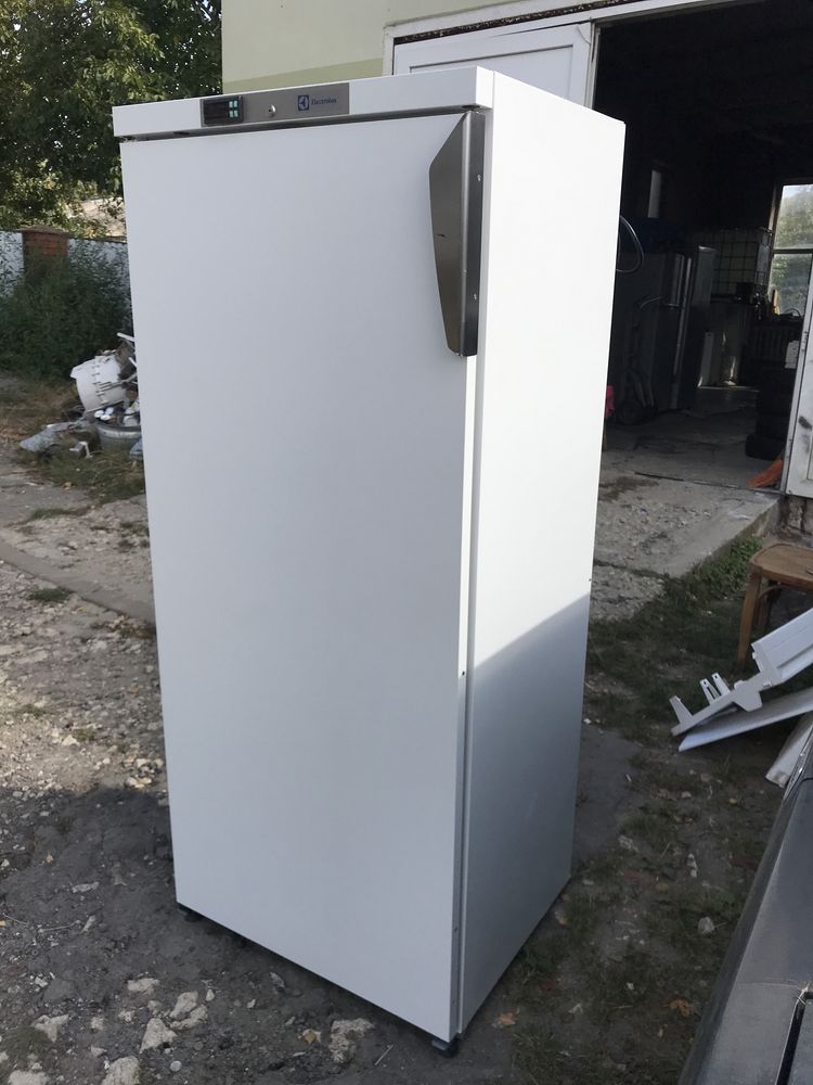 Професійні холодильні і морозильні шафи Electrolux з Німеччини, 400л.