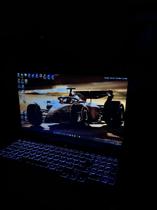 Lenovo Legion 5 – Ryzen 5 5600H + RTX 3060 + 16GB RAM+ 1.5 gb SSD