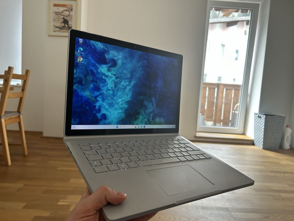 Microsoft Surface Book 2 i7-8650U 512ssd GeForce GTX 1050