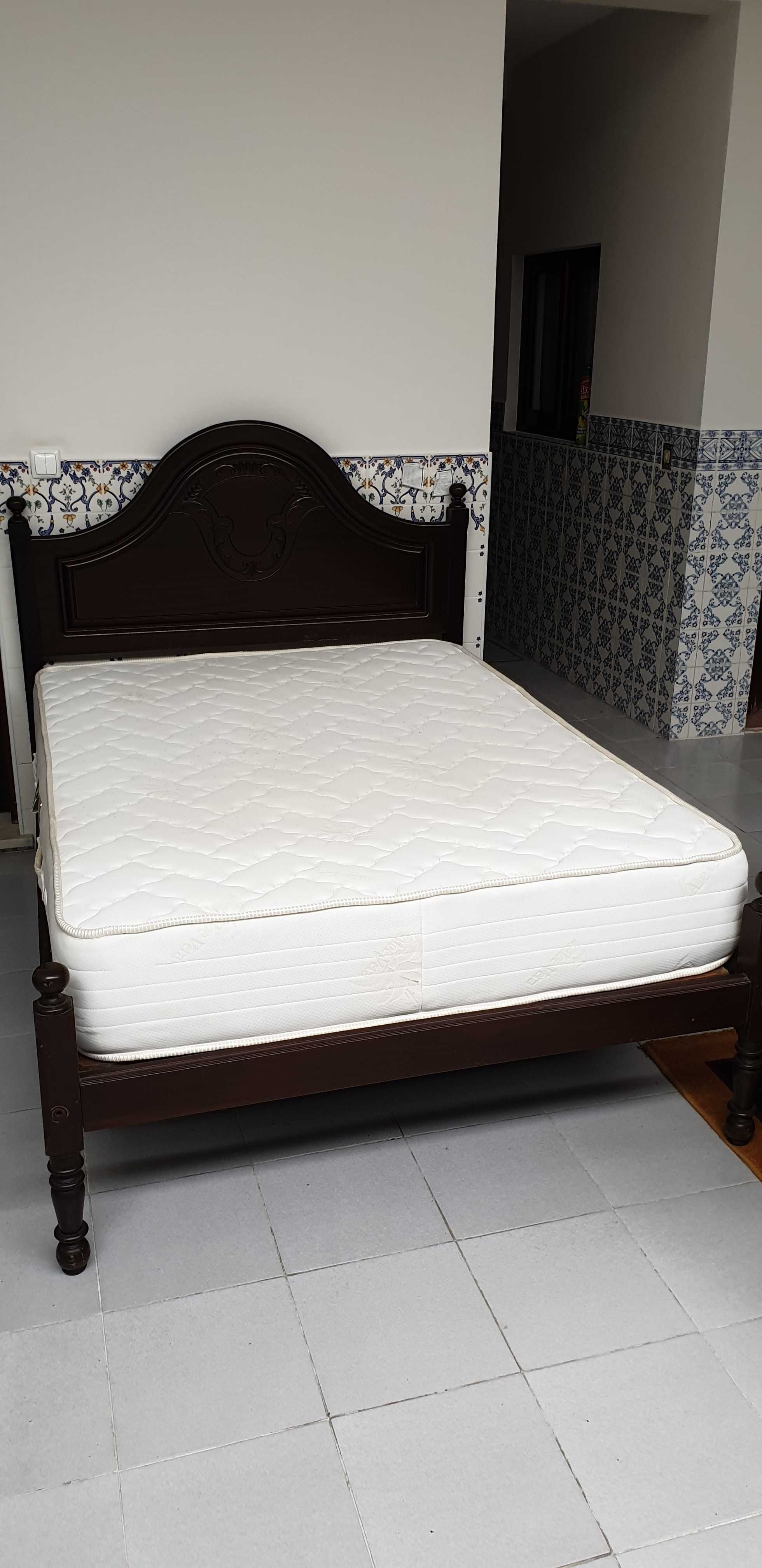 Vendo conjunto de mobília de quarto de casal