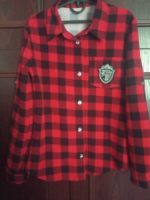 Продам сорочку на дівчинку 10 - 11 років