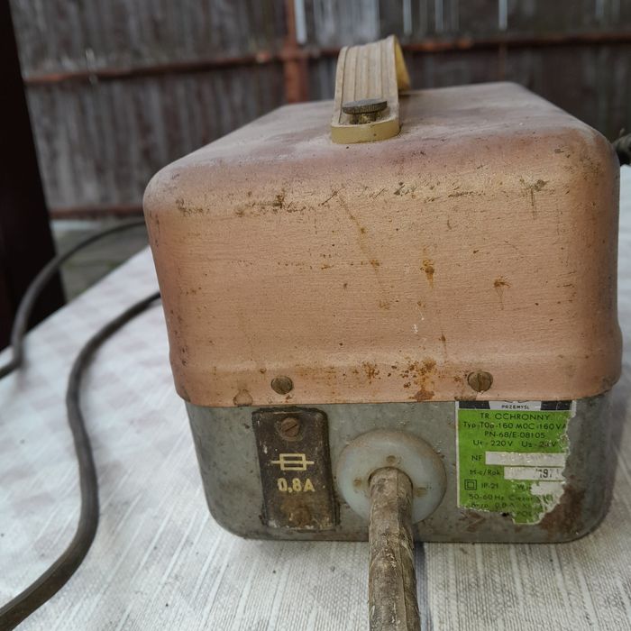 Przetwornica z okresu PRL z 220V na 24 V. Rozważę każ