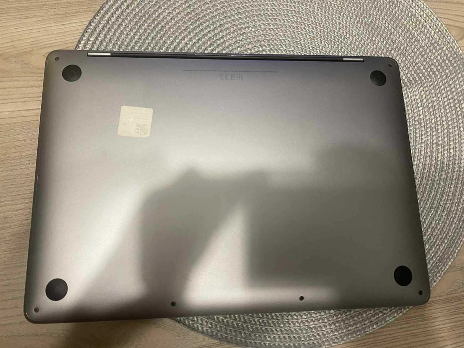 Sprzedam używanego laptopa MacBook Pro 13 2017