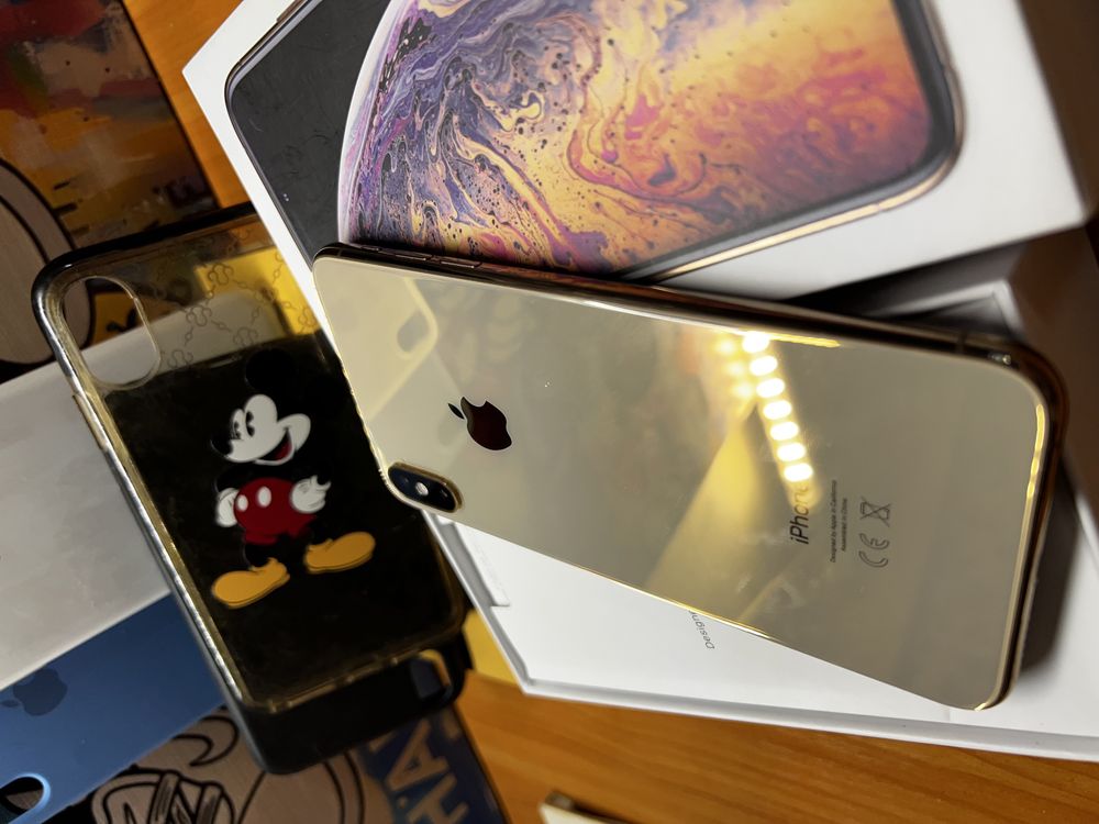 Продам iPhone Xs Max 64 gb