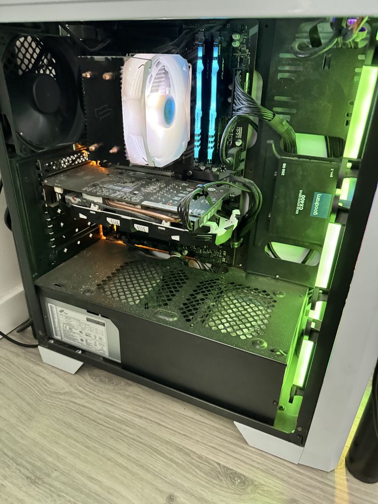 Sprzedam komputer z monitorem