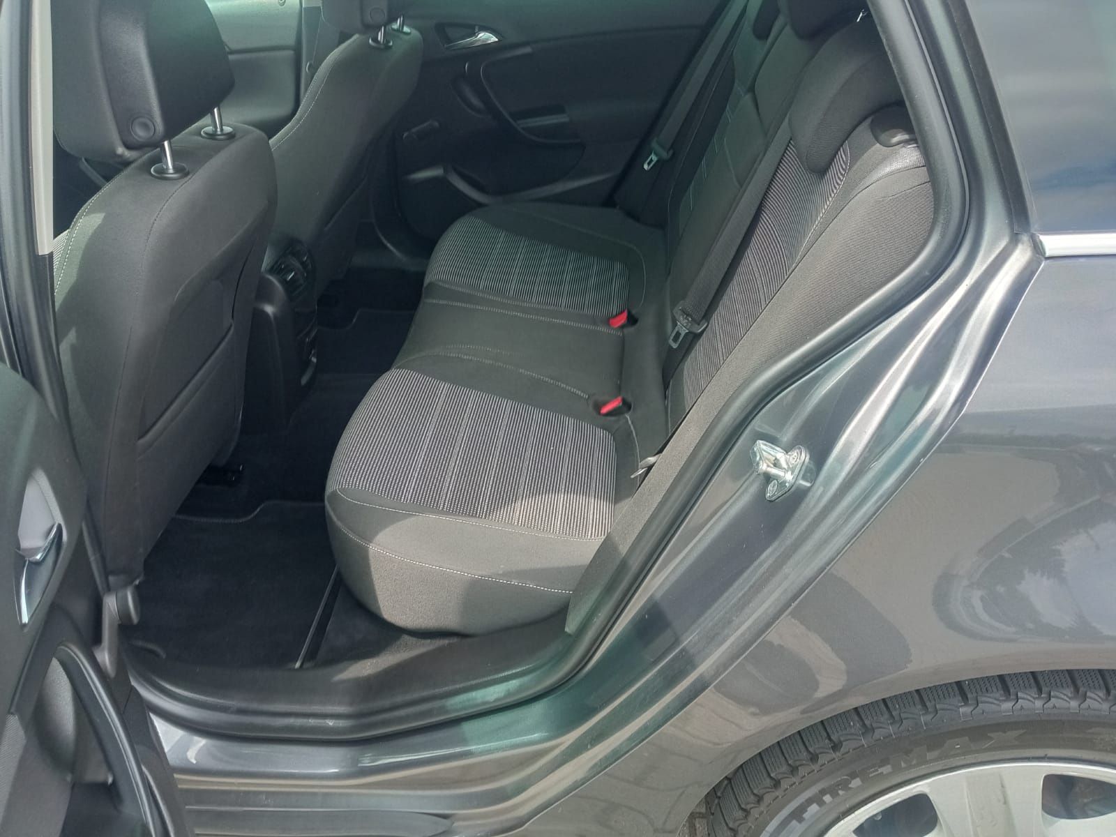 opel insignia 100 % sprawny bez rdzy