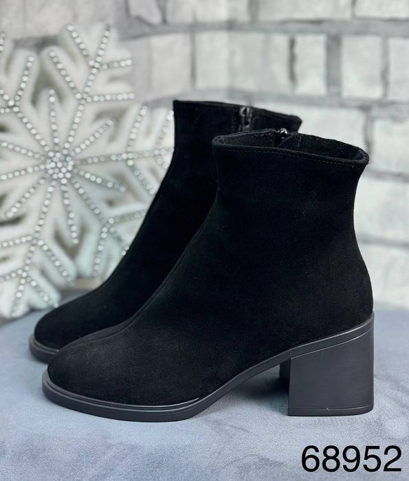 Жіночі шкіряні зимові черевики в кольорах