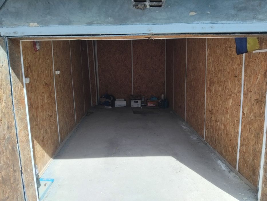 Продам гараж по мухинай возле зиркалки