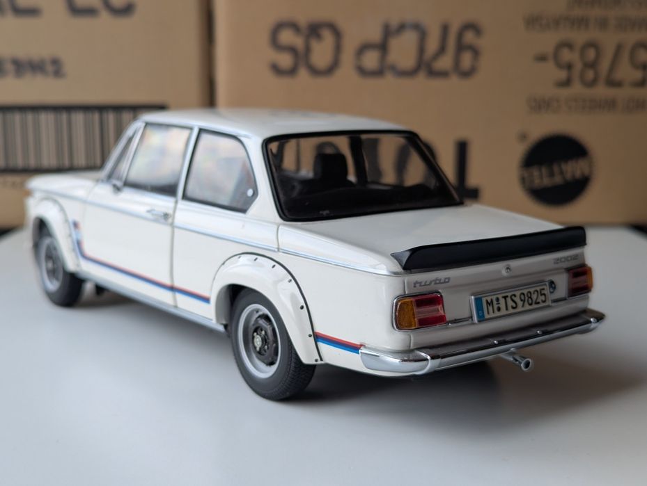 1/18 Kyosho BMW 2002 Кіоши БМВ Біла White 1:18 Модель Машинка Моделька