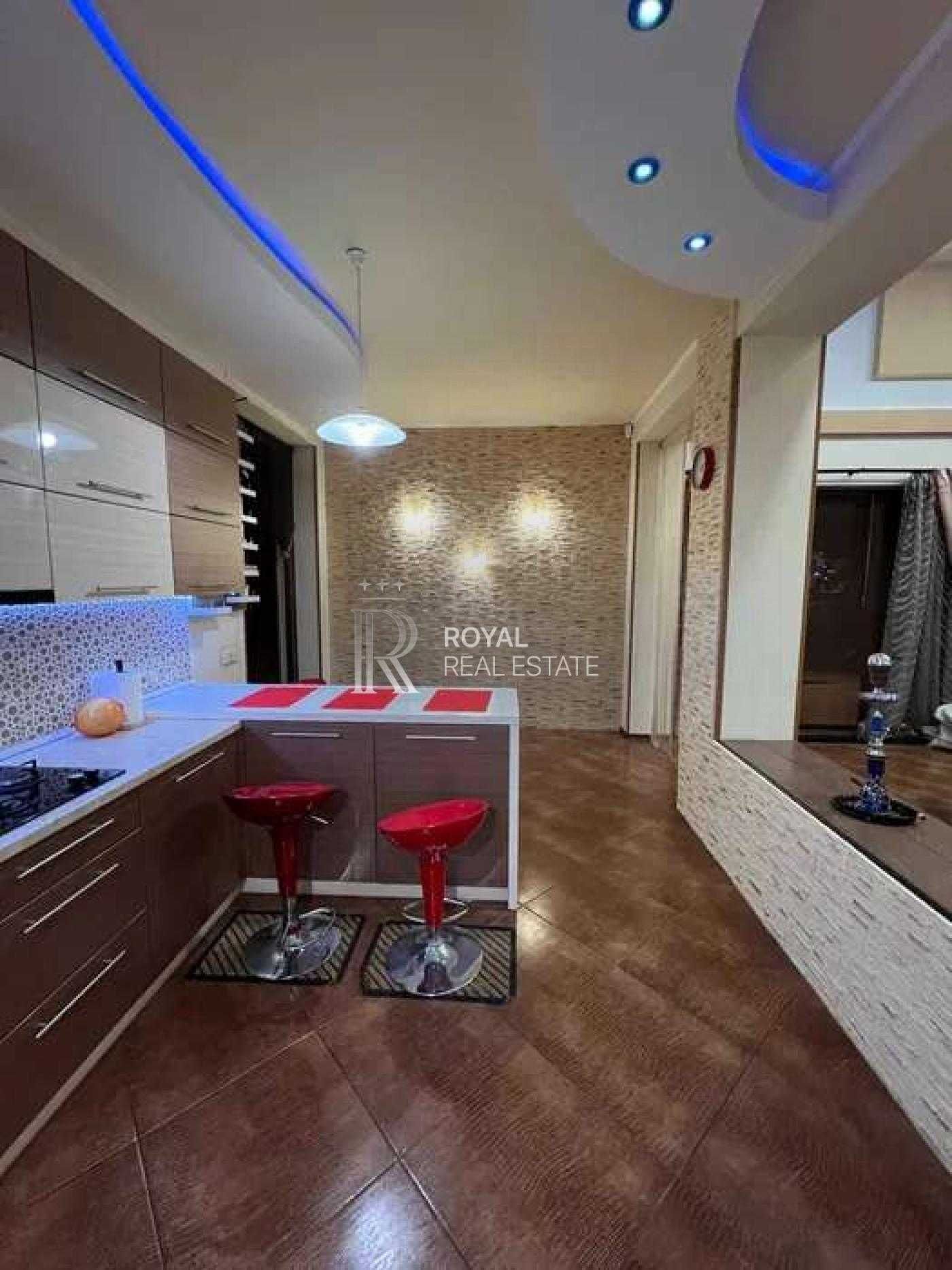 Продаж будинку 5к 340м2 2 поверхібасейн камін хамам гараж Лісне