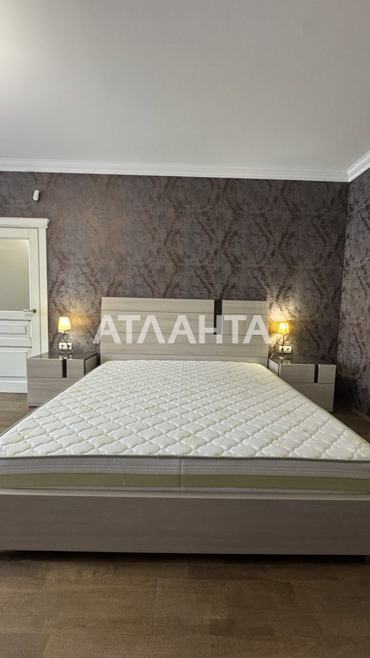 Продаётся таунхаус в 5 минутах от моря на 16 ст. Б. Фонтана