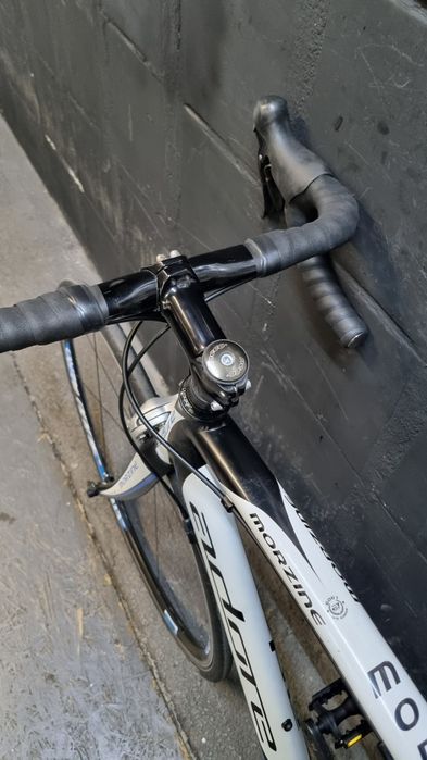 Rower szosowy Adore Morzine Shimano 105 Aluminium 59 cm Urban Bikes