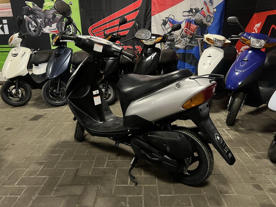 скутер suzuki стан дуже гарний без пробігу по украні з контейнеру