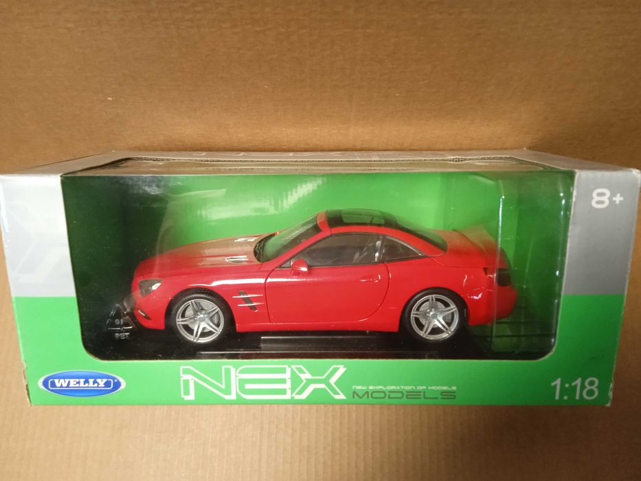 WELLY 1/18 Mercedes SL500 hardtop 2012