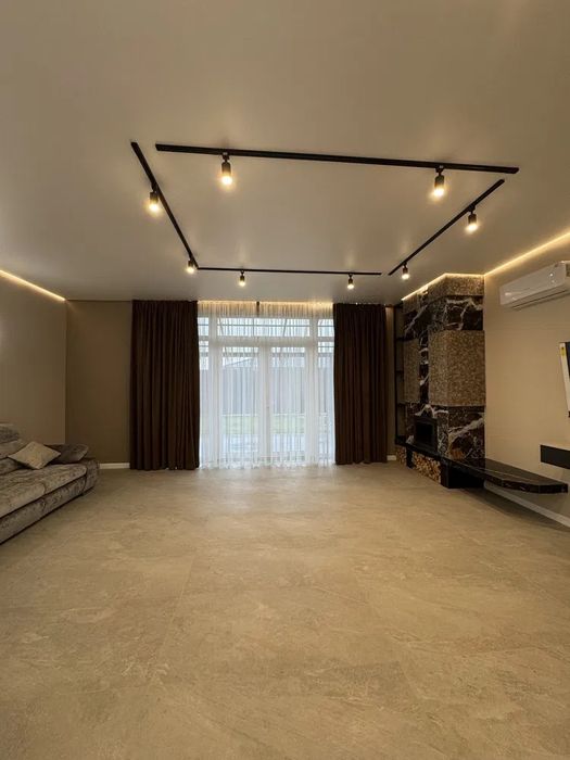 Продаж таунхаусу в районі Садовий